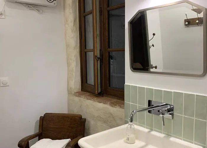 Maison De L Epicerie بيت للعطل *