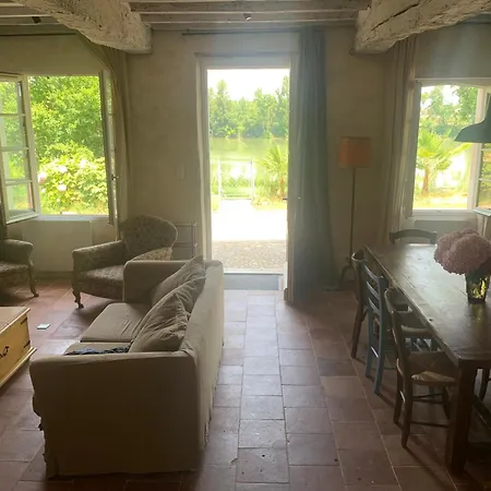 בית נופש Maison De L Epicerie Auvillar