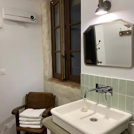 Maison De L Epicerie בית נופש *